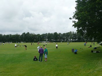 Krocket på fodboldbanerne